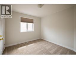 8 Sophie Court, Grimsby, ON L3M5L6 Photo 32