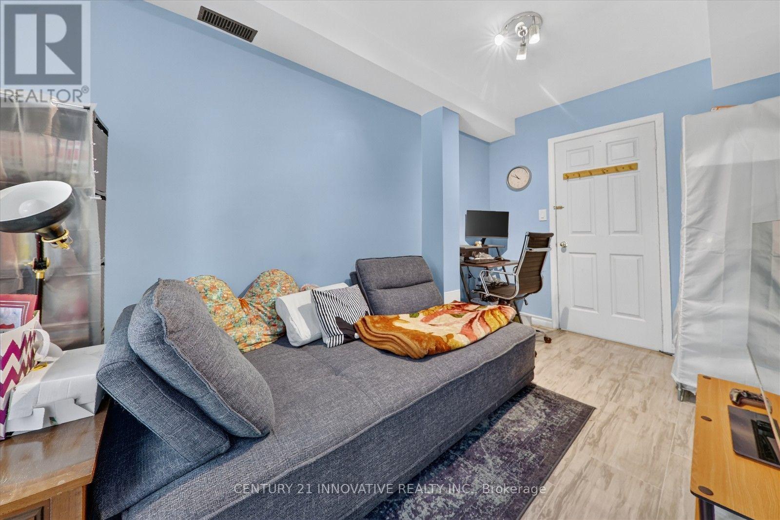 28 ELI SHACKLETON COURT - Image 32