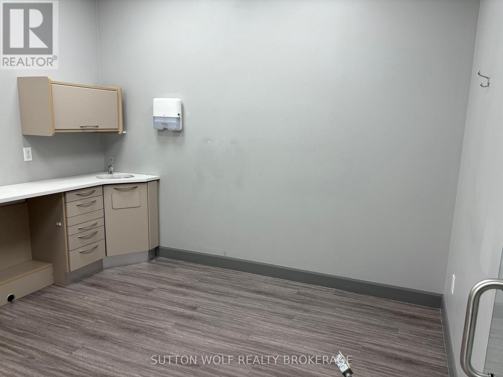 323 CARADOC STREET S, Strathroy-Caradoc (SE) — photo 9