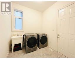 Primary Bedroom - 25 Mcisaac Drive, Springwater, ON L9X2A2 Photo 6