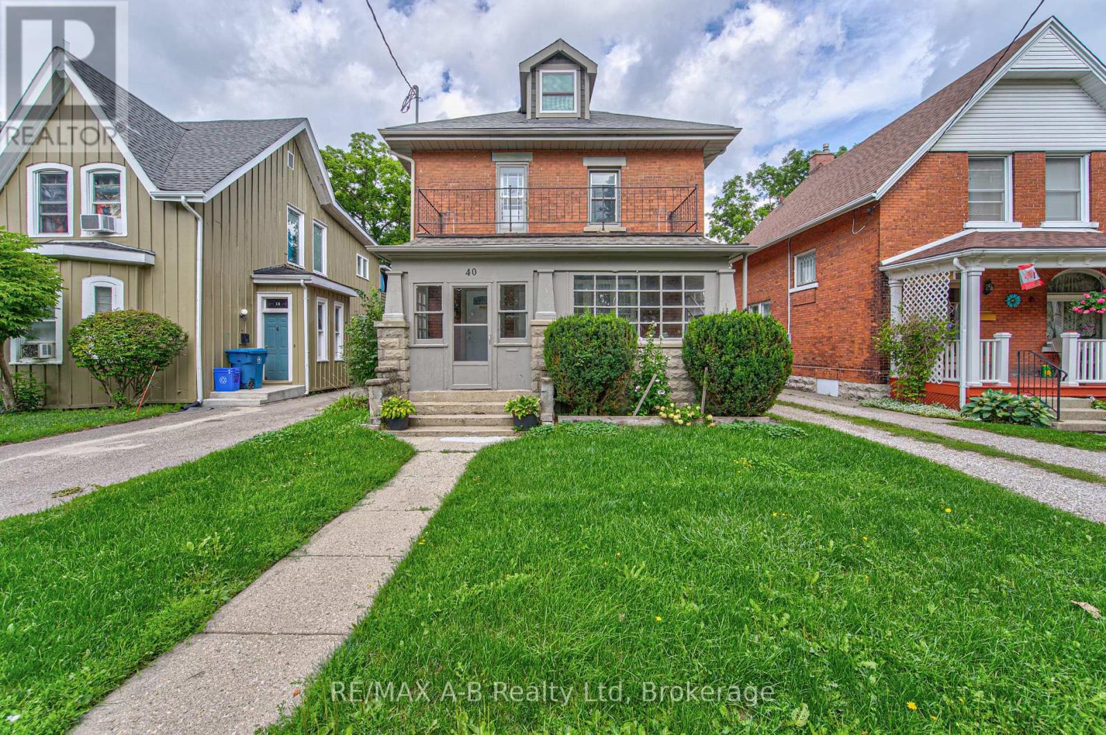 40 DOURO STREET, Stratford — photo 1