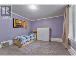 Living room - 40 Douro Street, Stratford, ON N5A3R3 Photo 16