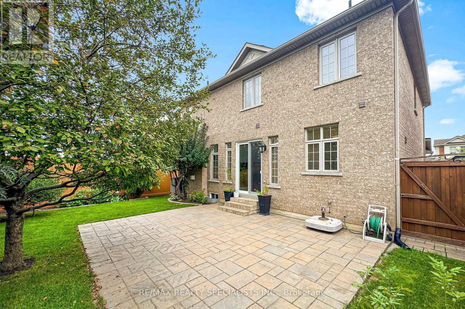 1239 FOX CRESCENT - Image 39