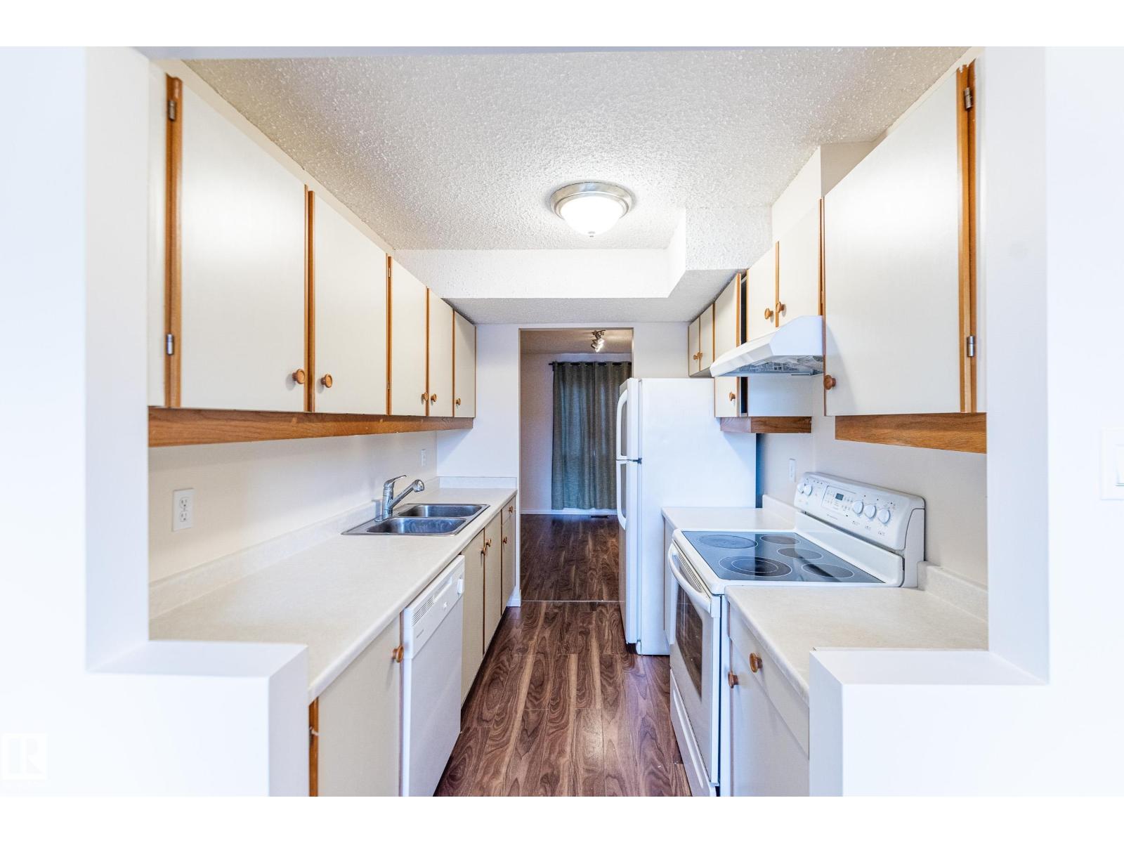 #4 3221 119 ST NW - 10