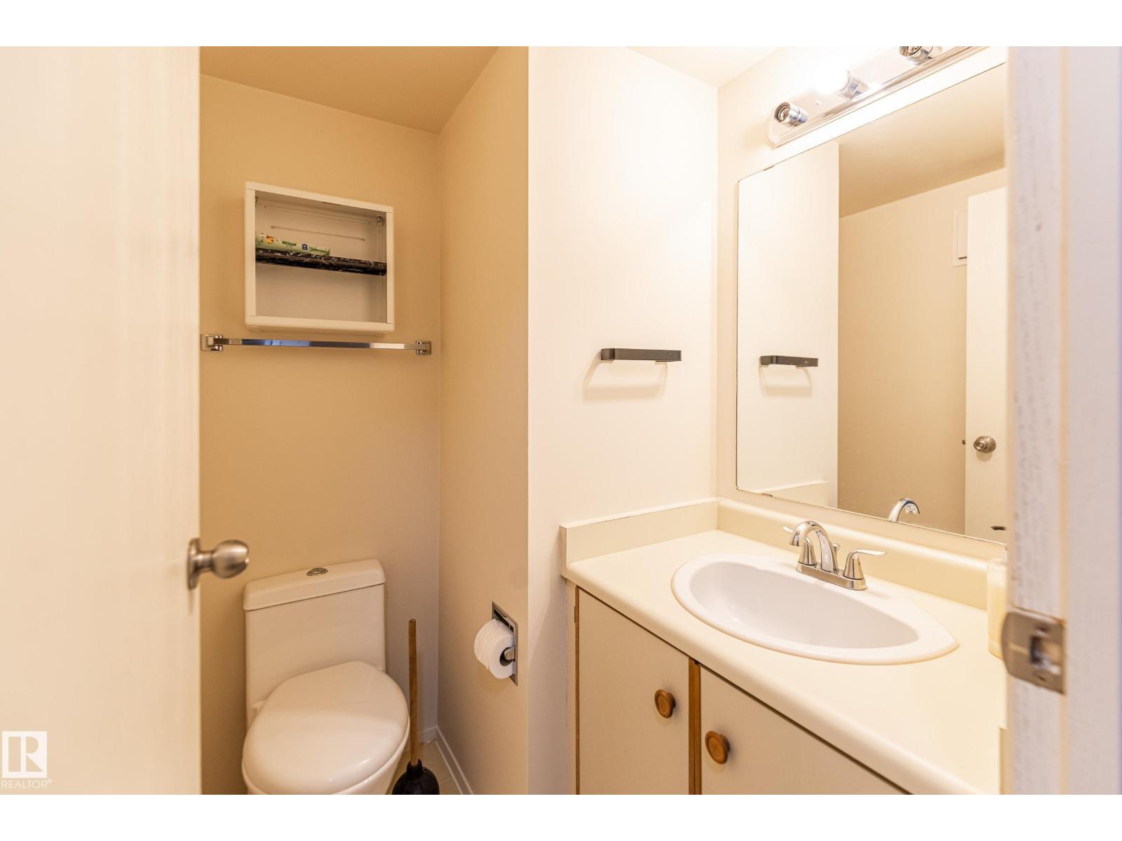 #4 3221 119 ST NW - 17