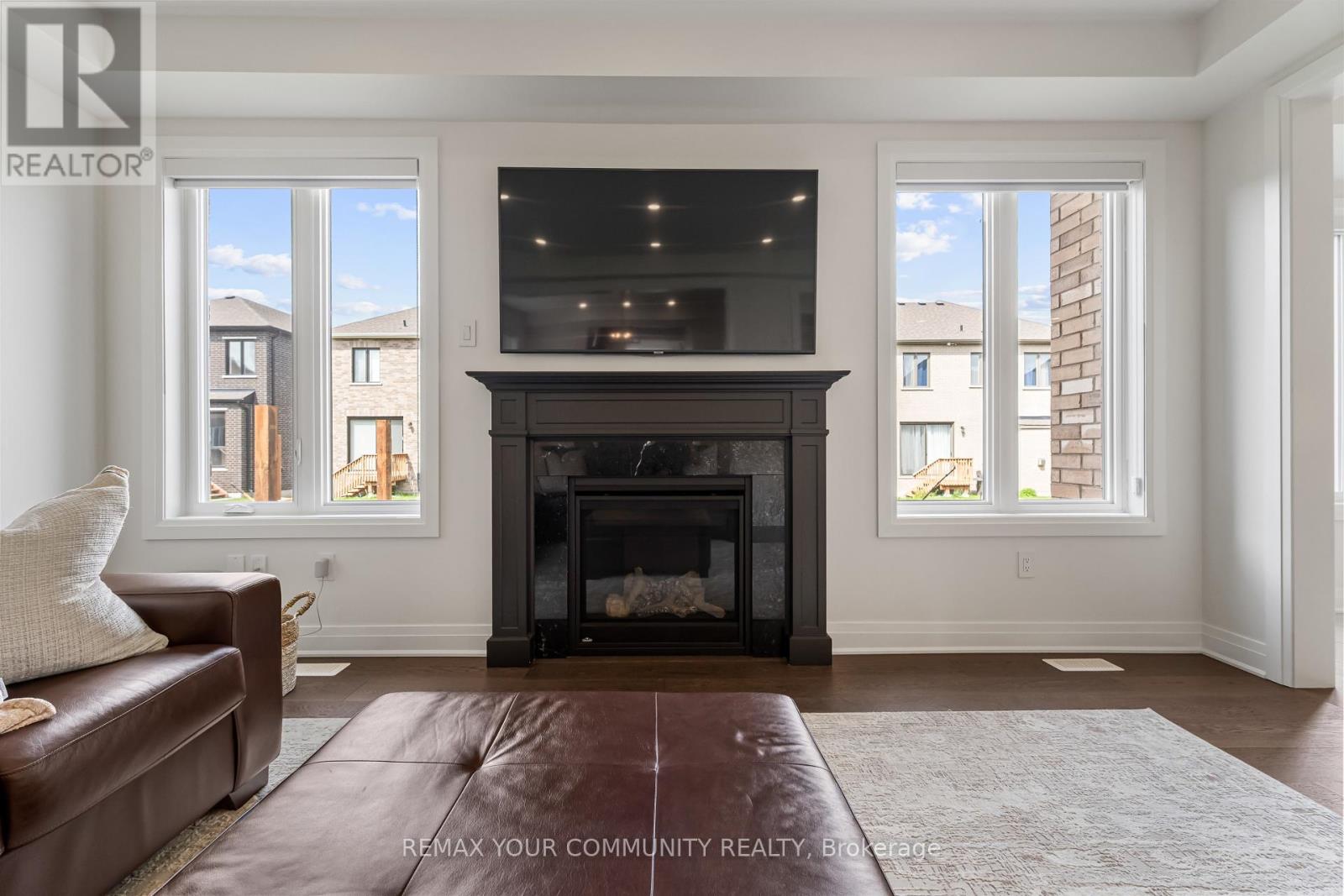 614 NEWLOVE STREET - 15