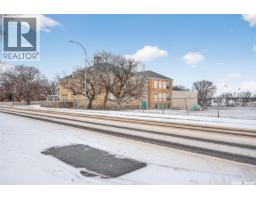 500 Coteau Street W, Moose Jaw, SK S6H5E4 Photo 10