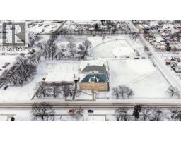 500 Coteau Street W, Moose Jaw, SK S6H5E4 Photo 11