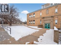 500 Coteau Street W, Moose Jaw, SK S6H5E4 Photo 7