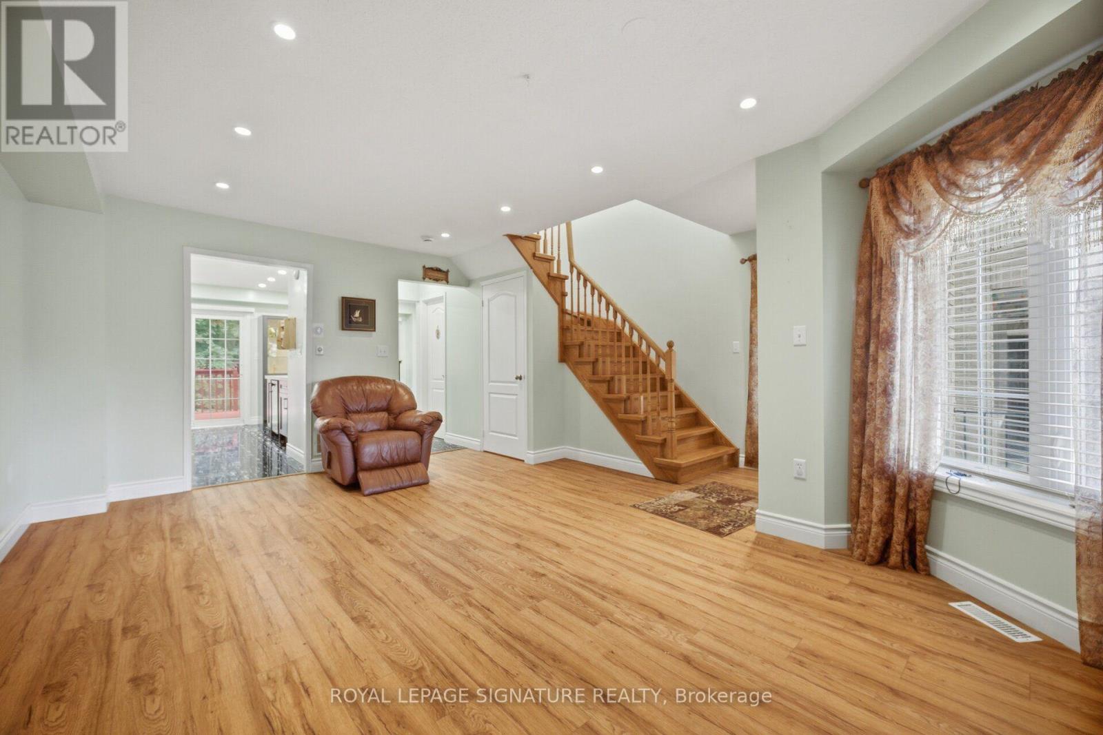 213 FERNFOREST DRIVE, Brampton (Sandringham-Wellington) — photo 8