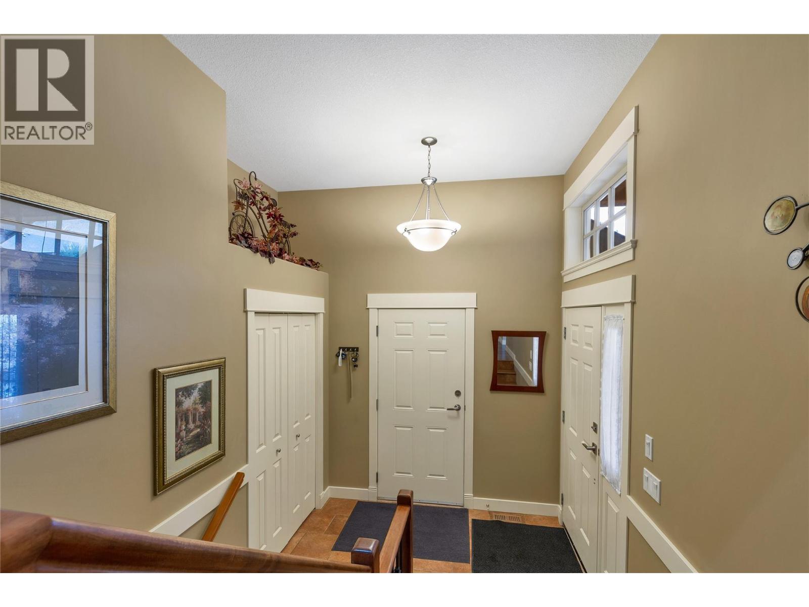 6932 Manning Place Unit# 2, Vernon — photo 4
