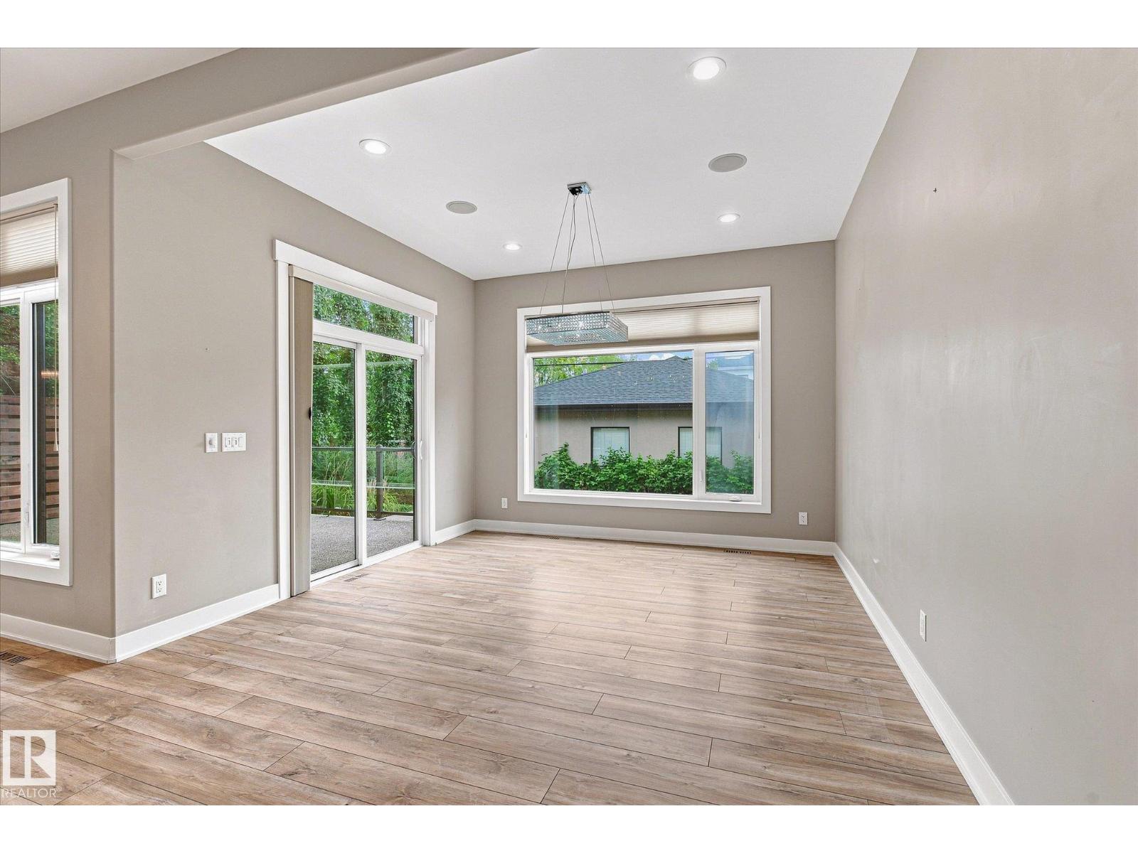 10637 128 ST NW - 9