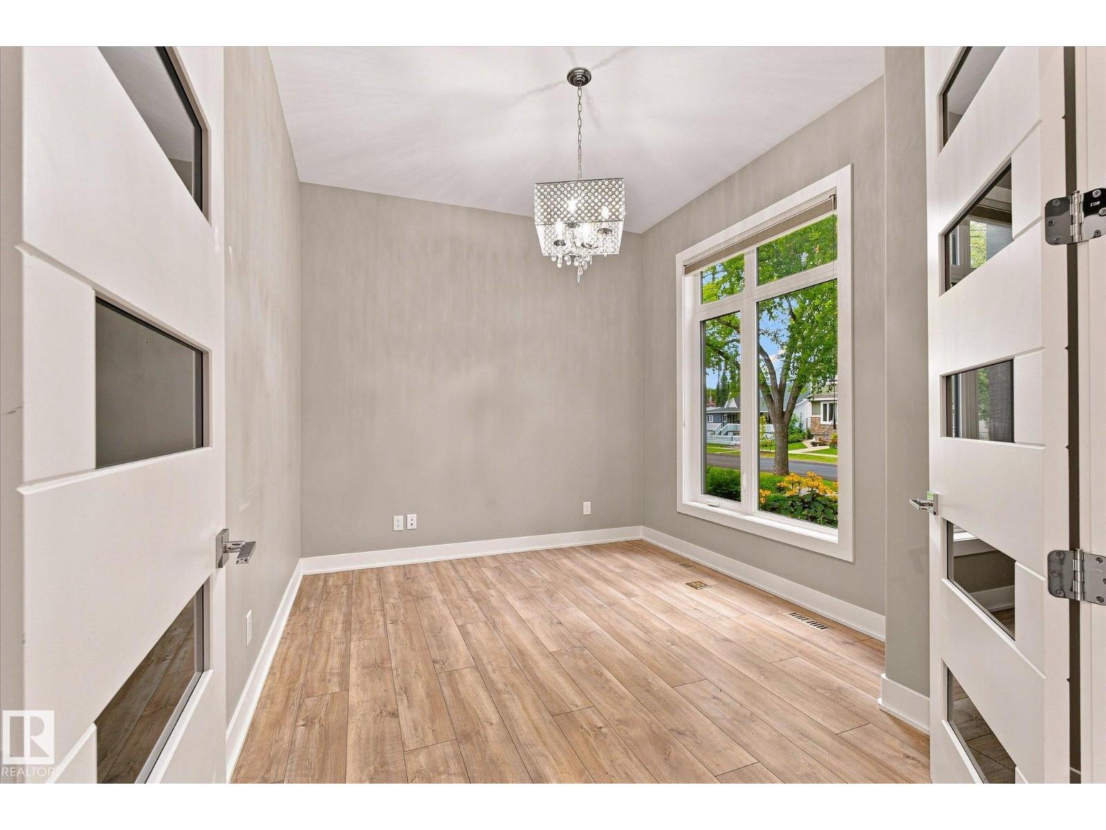 10637 128 ST NW - 17