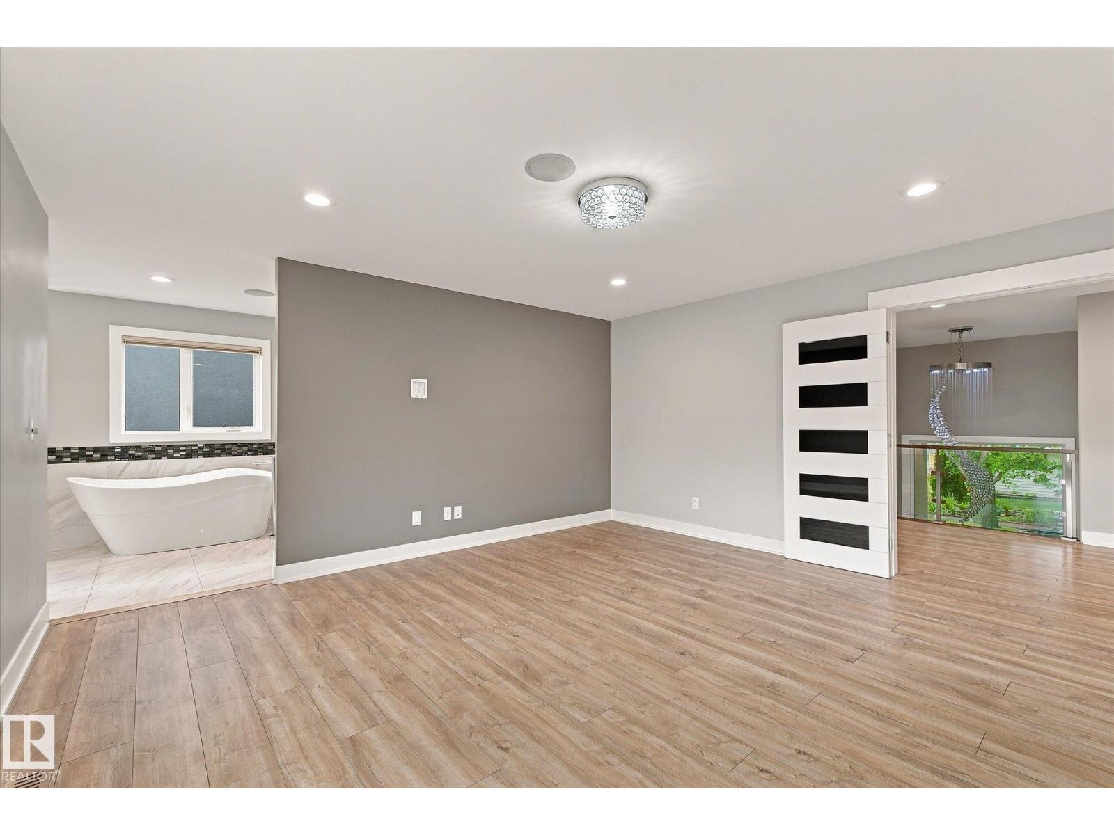 10637 128 ST NW - 26