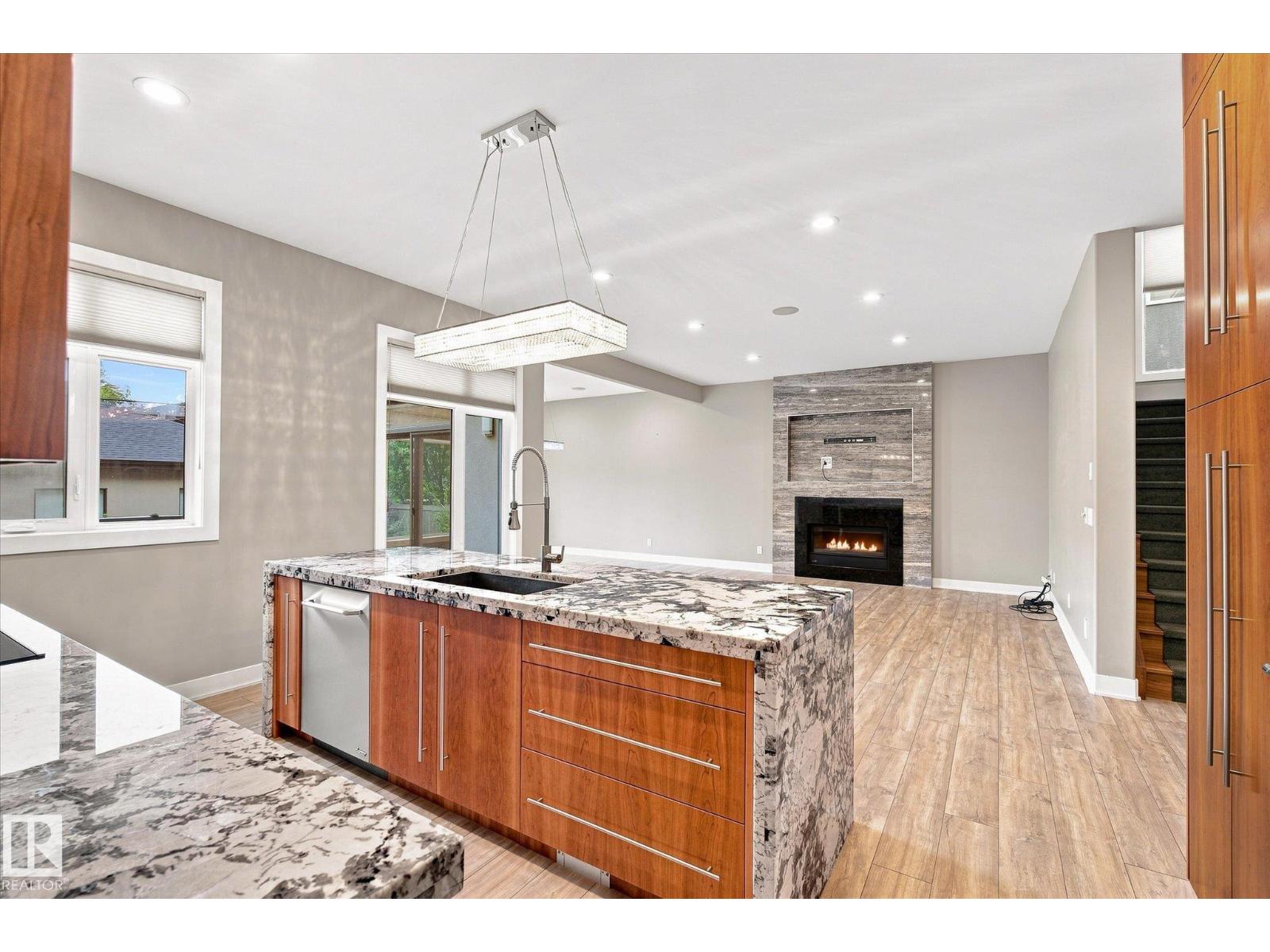 10637 128 ST NW - 3