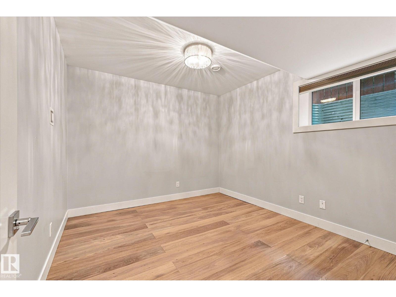 10637 128 ST NW - 41