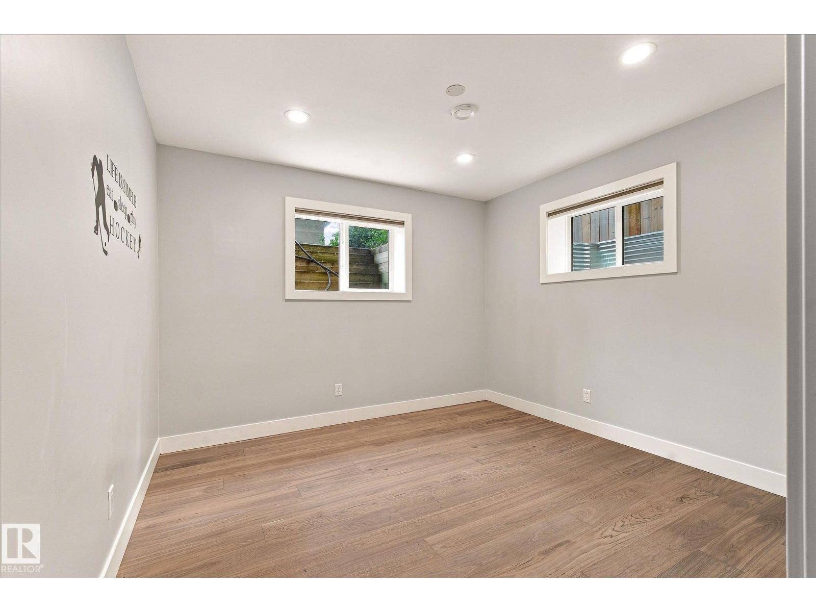 10637 128 ST NW - 44