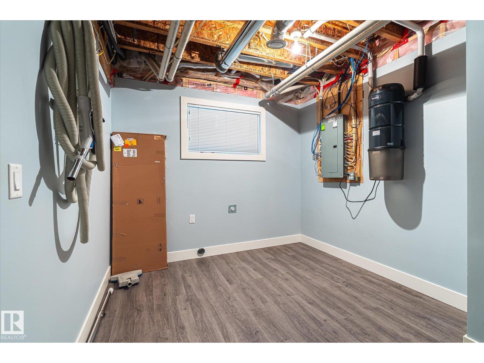 10637 128 ST NW - 45