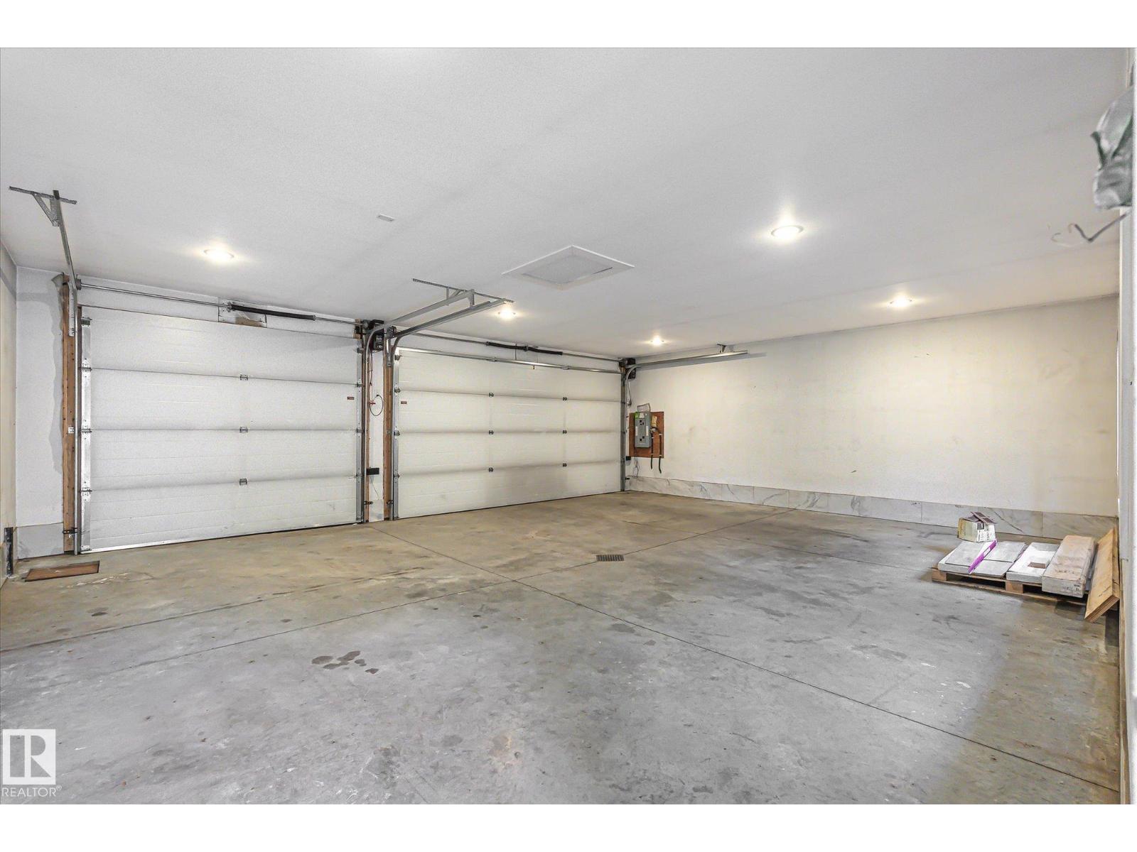 10637 128 ST NW - 55