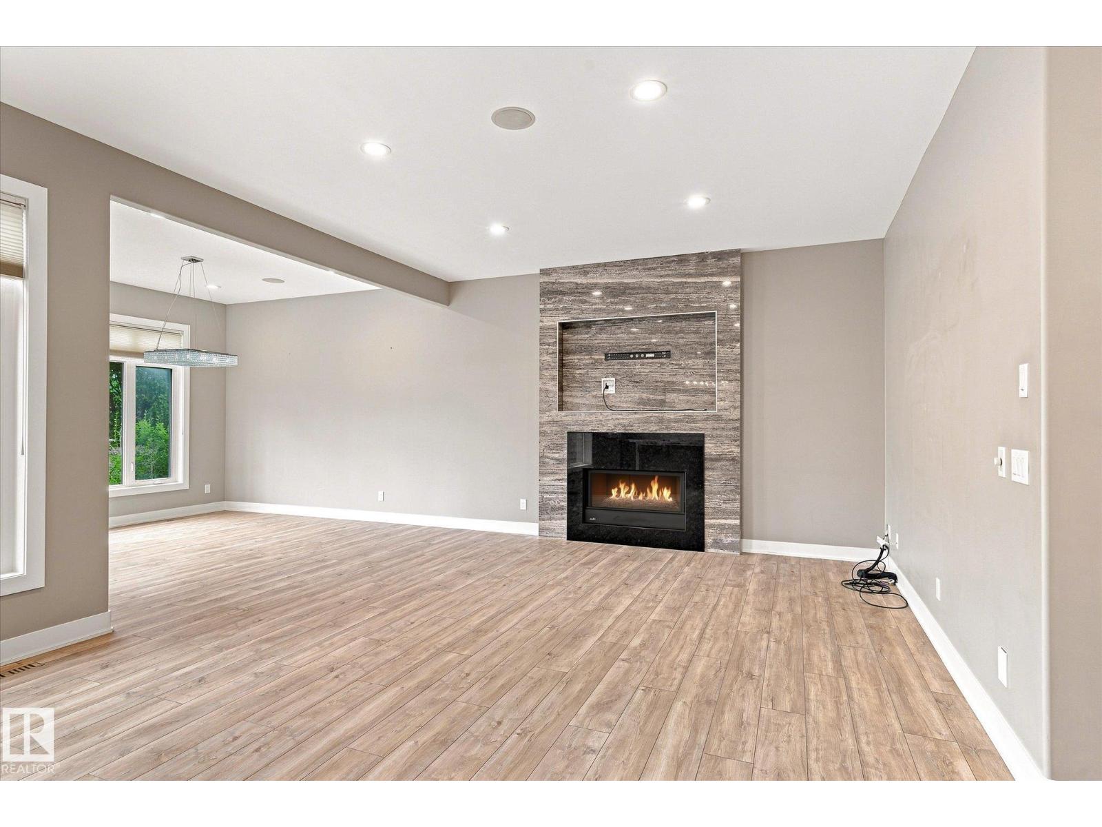 10637 128 ST NW - 6