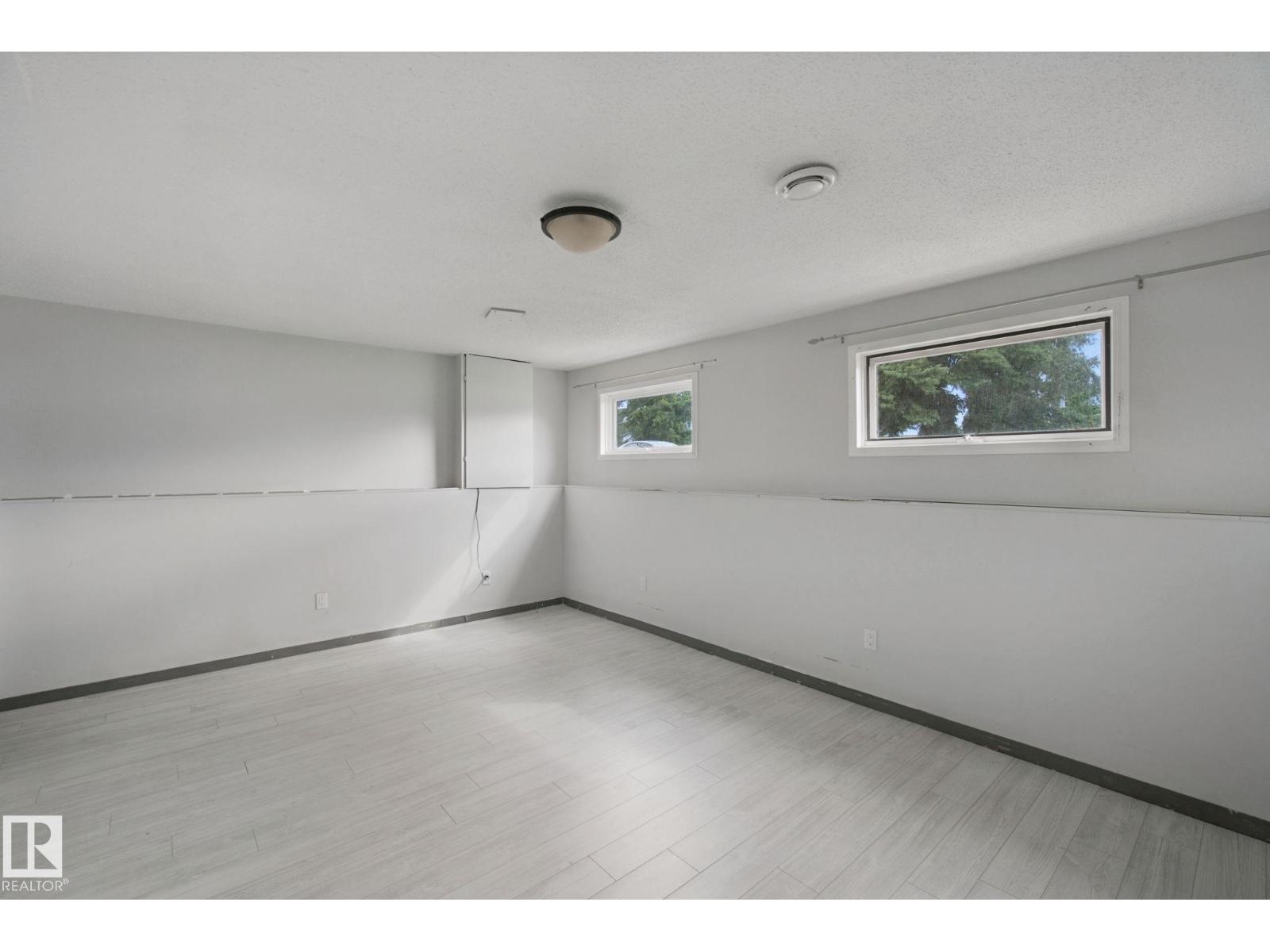 5928 11 AV NW - 39