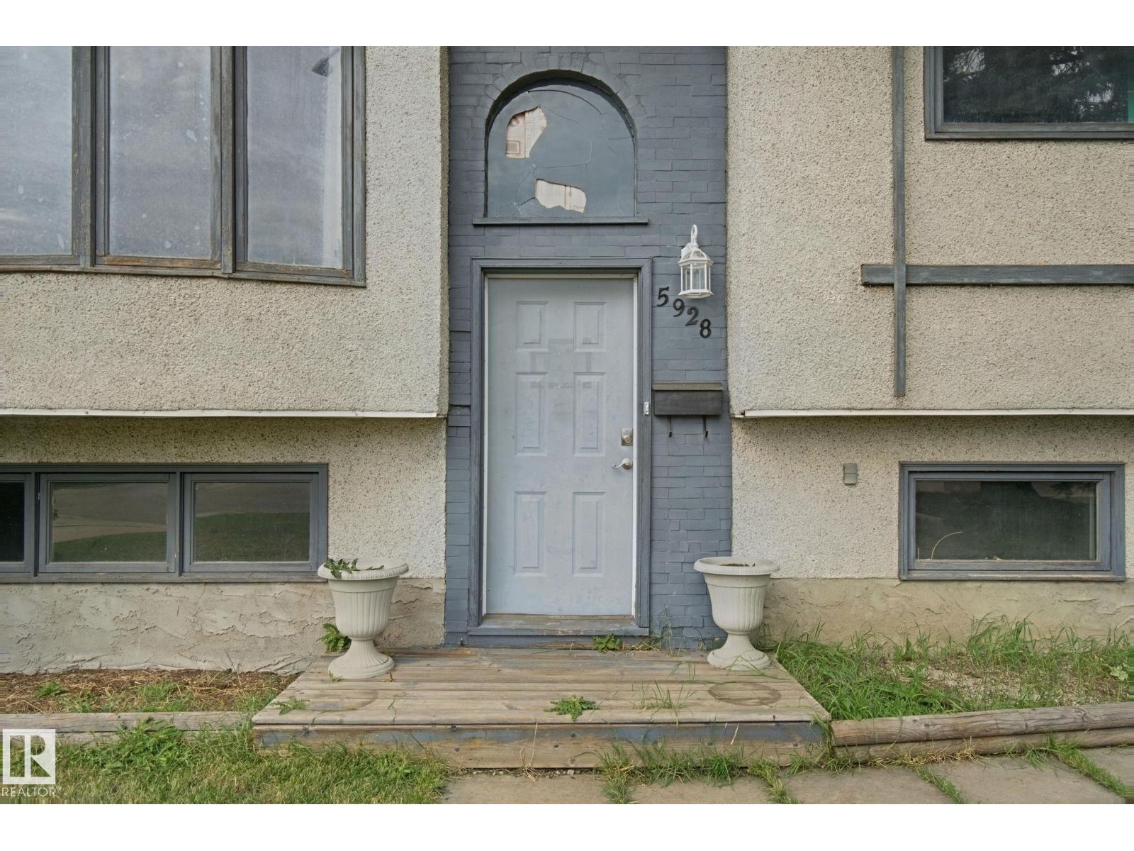 5928 11 AV NW - 53