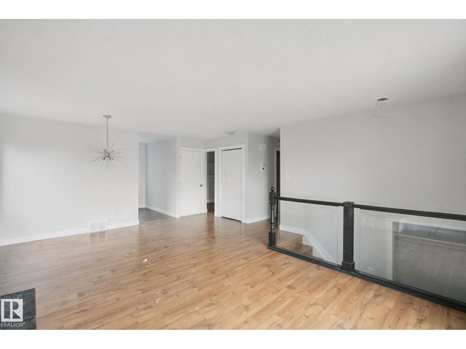 5928 11 AV NW - 8