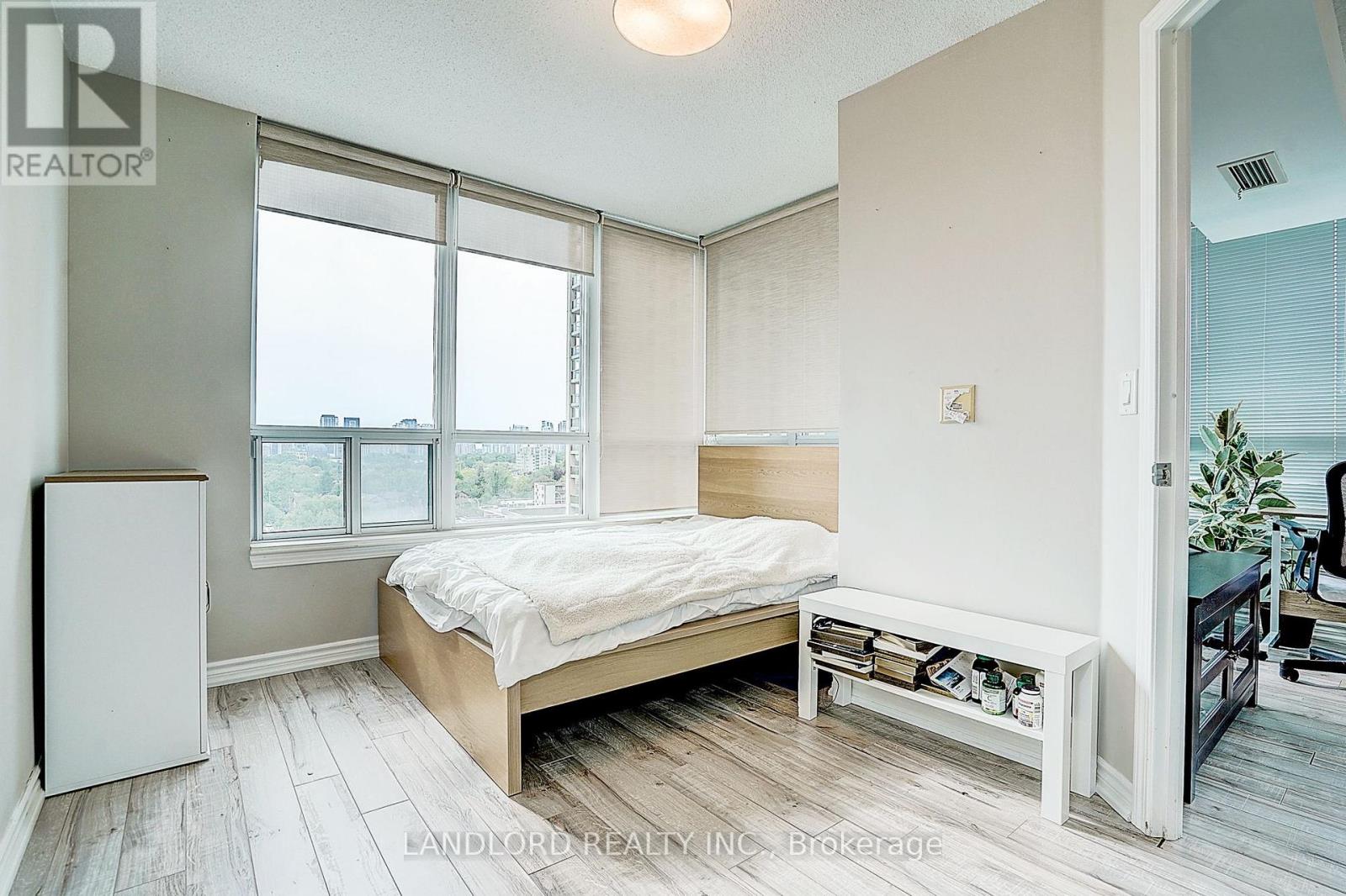 #1014 17 BARBERRY PLACE - Image 26