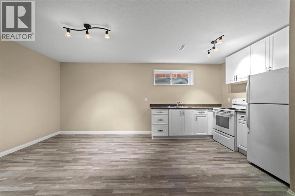 Listing photo – 3312 51 Street Close, Camrose