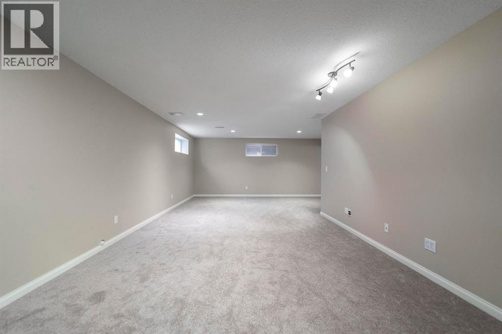 Listing photo – 3312 51 Street Close, Camrose