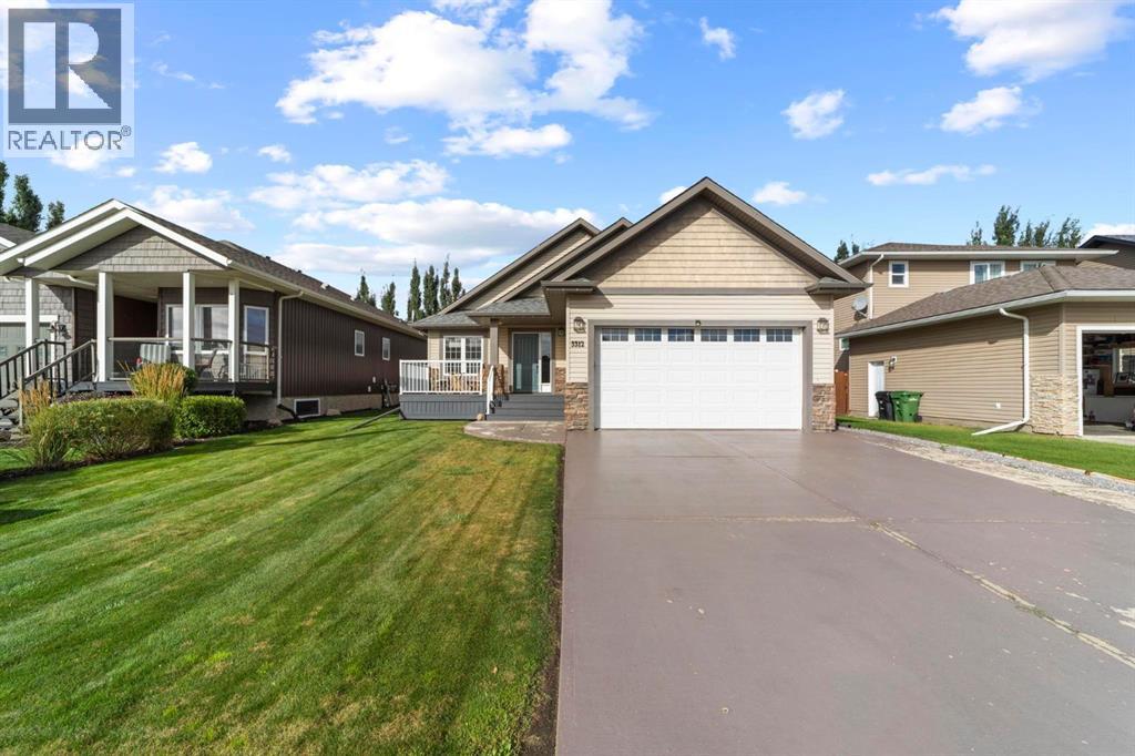 Listing photo – 3312 51 Street Close, Camrose