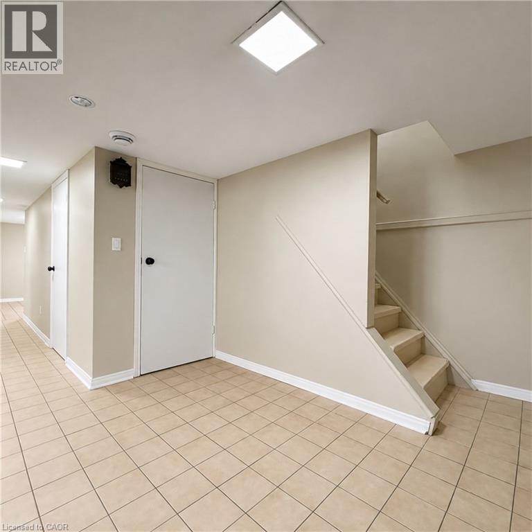 2 Bed, 1 Bath Apartment for Rent in London – 252 WELLINGTON Road S Unit# 2, London - Image 3