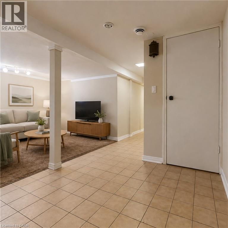 2 Bed, 1 Bath Apartment for Rent in London – 252 WELLINGTON Road S Unit# 2, London - Image 5