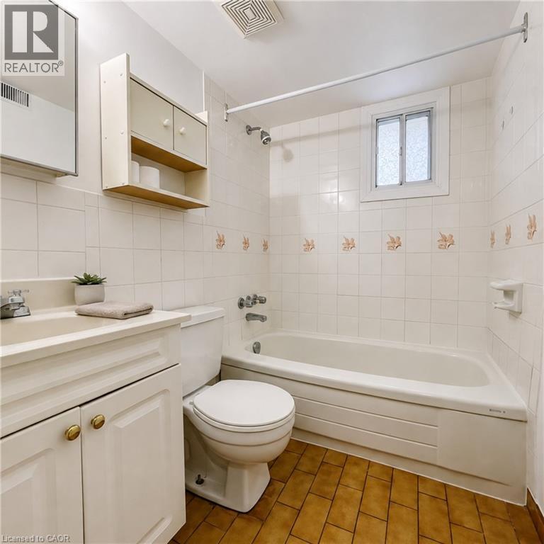 2 Bed, 1 Bath Apartment for Rent in London – 252 WELLINGTON Road S Unit# 2, London - Image 10