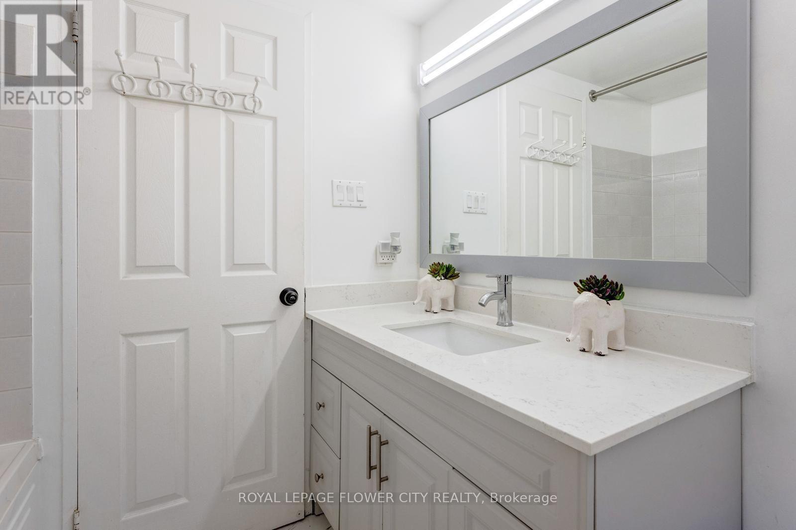 #417 6 HUMBERLINE DRIVE - Image 35