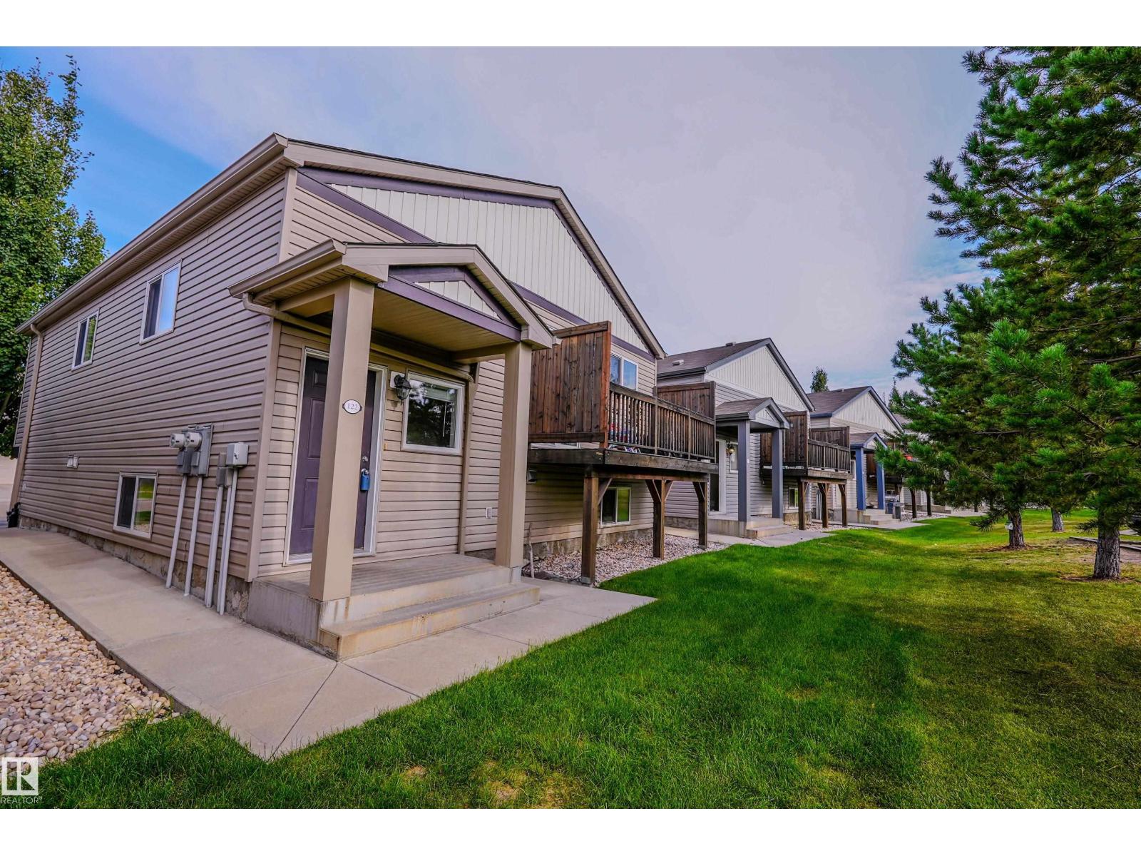 122 142 Selkirk PL - 1
