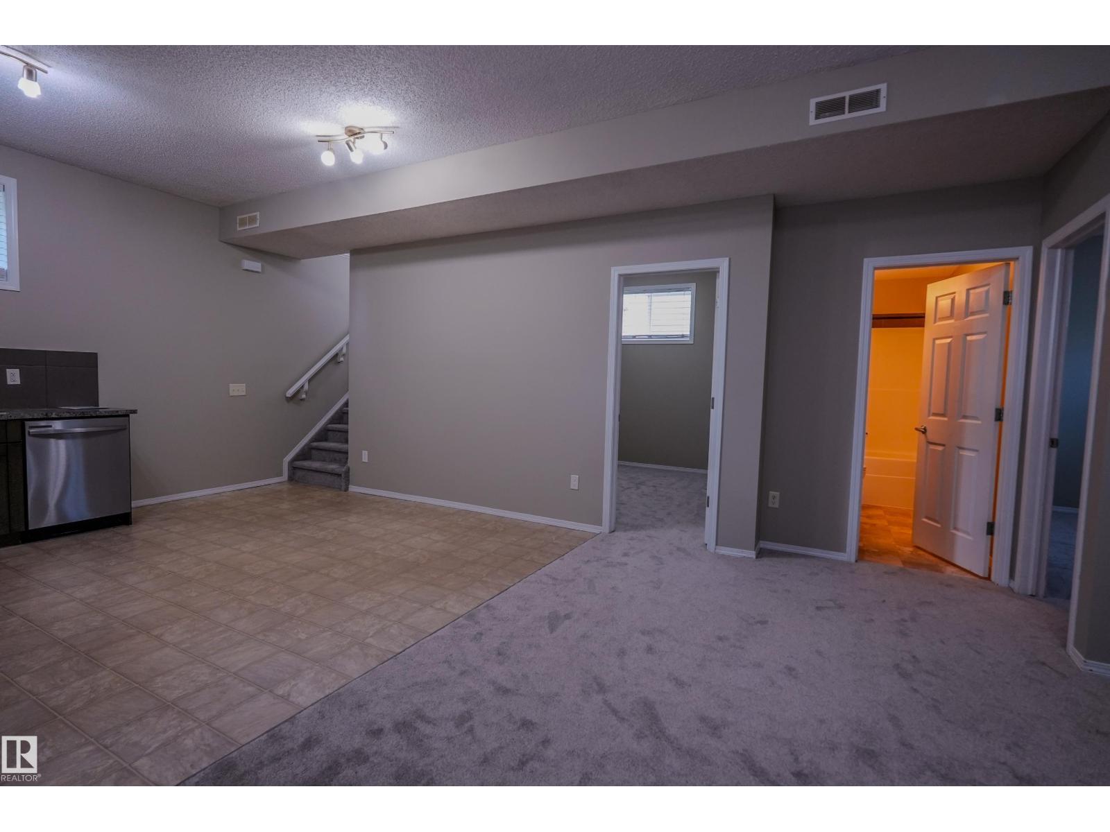 122 142 Selkirk PL - 11