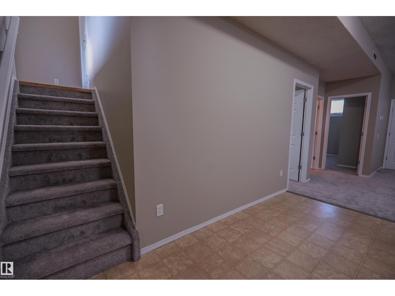 122 142 Selkirk PL - 17