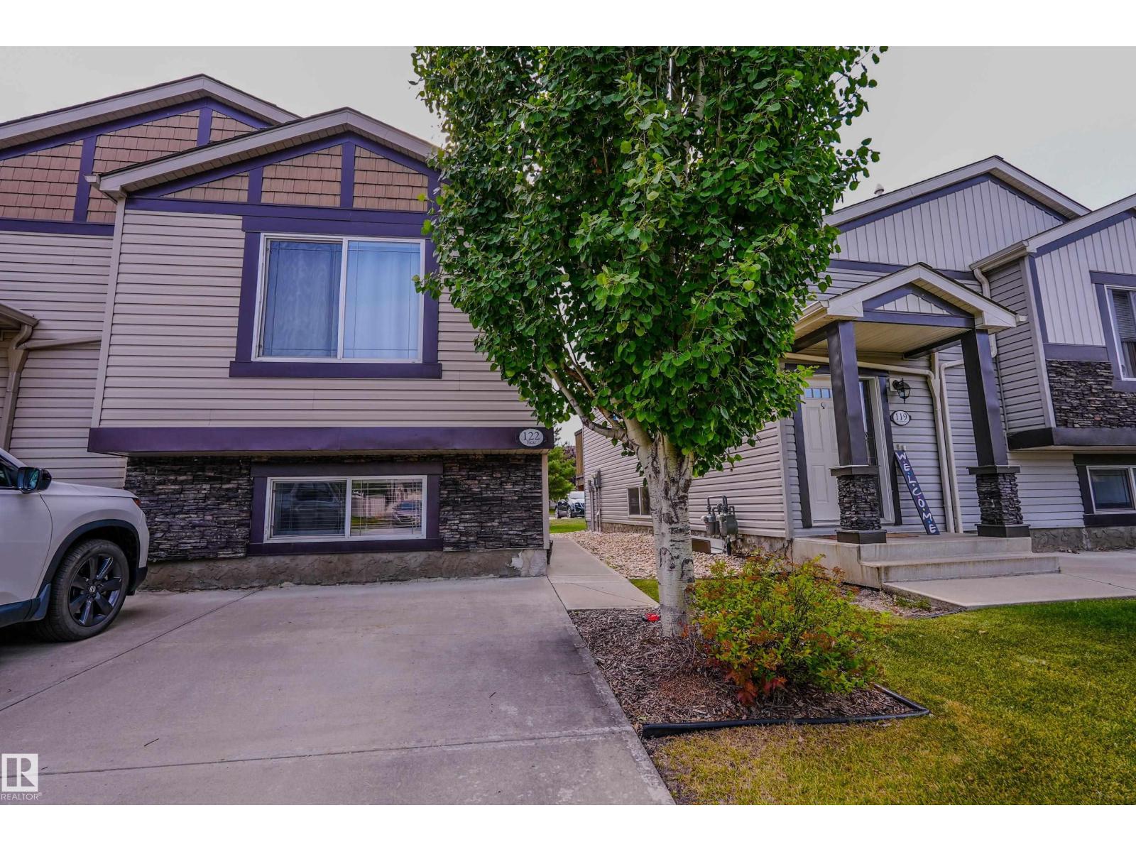 122 142 Selkirk PL - 2