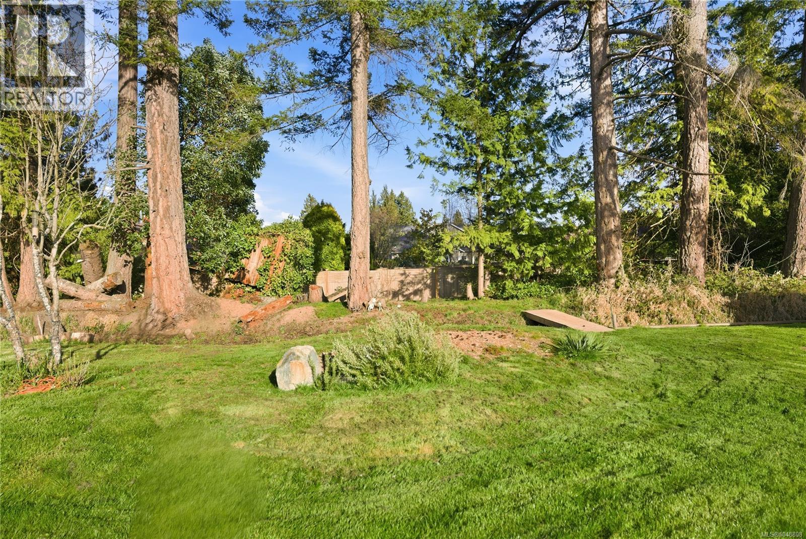 575 Johnstone Road, Parksville, British Columbia, V9P2A5, Parksville, British Columbia — photo 2 of 5