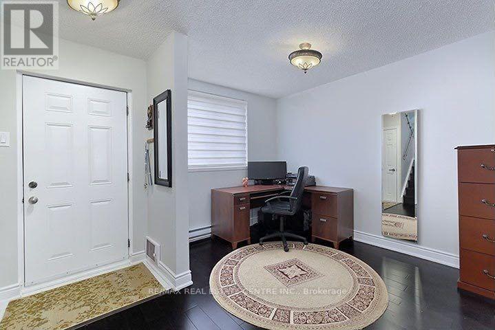 #200 2170 Bromsgrove Road, Mississauga (Clarkson), Ontario, L5J4J2, Mississauga (Clarkson), Ontario — photo 5 of 5