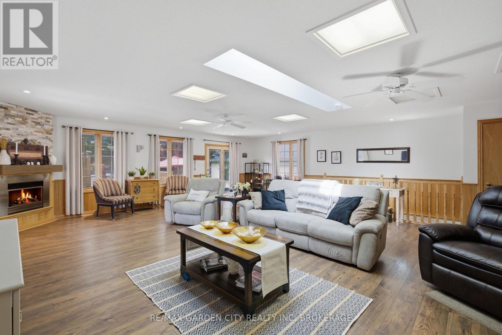 4993 RENDALL CRESCENT - Image 24