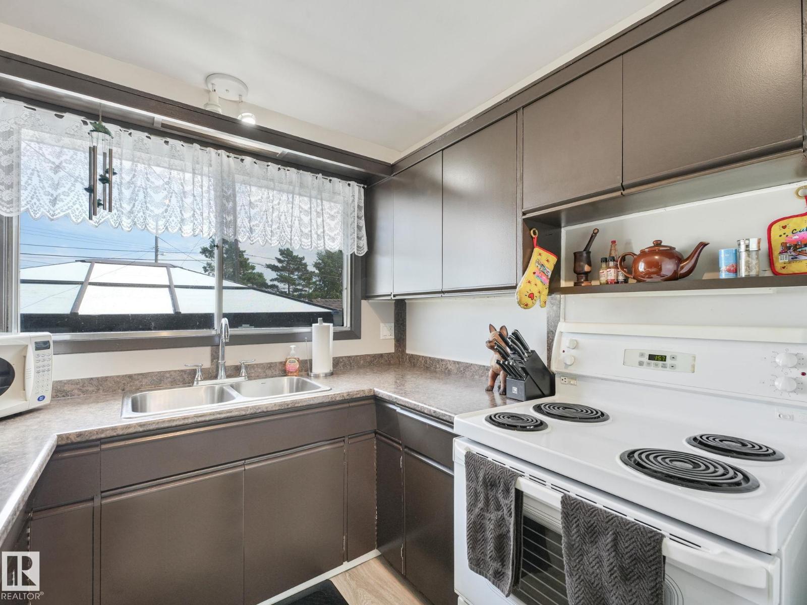 13323 58 ST NW - Image 39