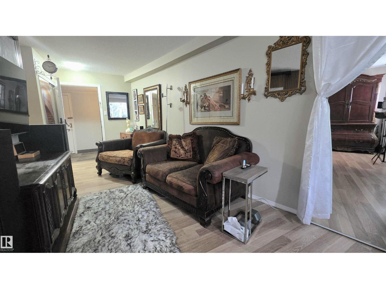 #104 8930 149 ST NW - 3