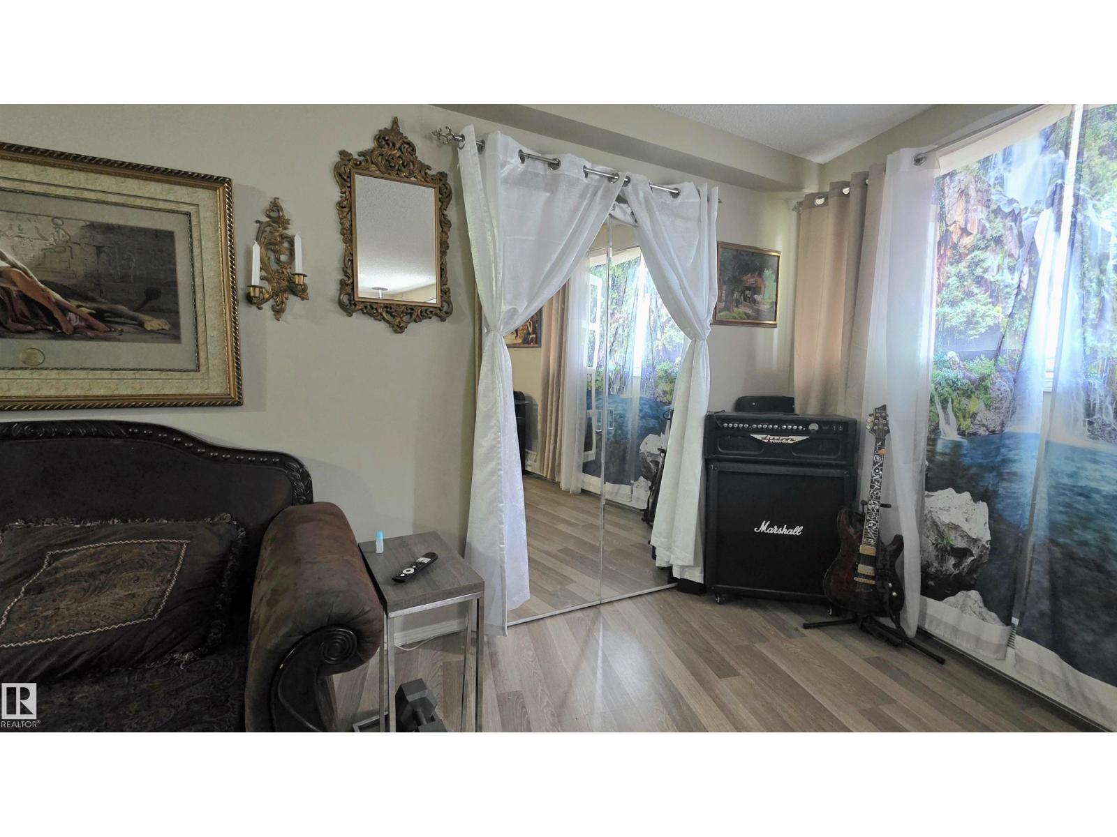 #104 8930 149 ST NW - 10