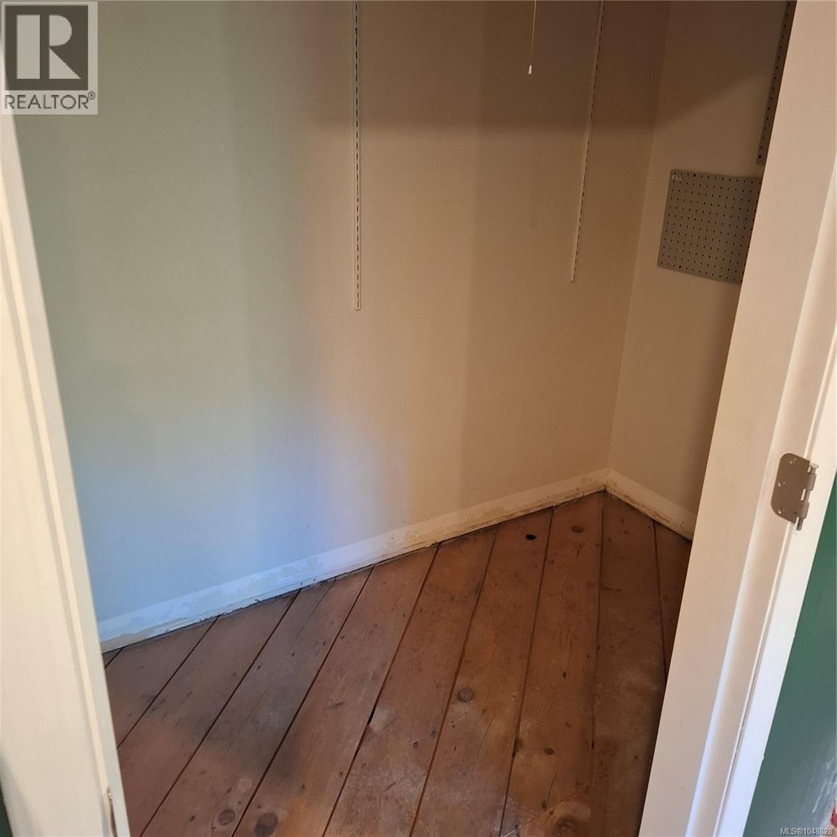 3566 Tillicum Rd - 13