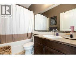 19 Hanson Green, Penhold, AB T0M1R0 Photo 27