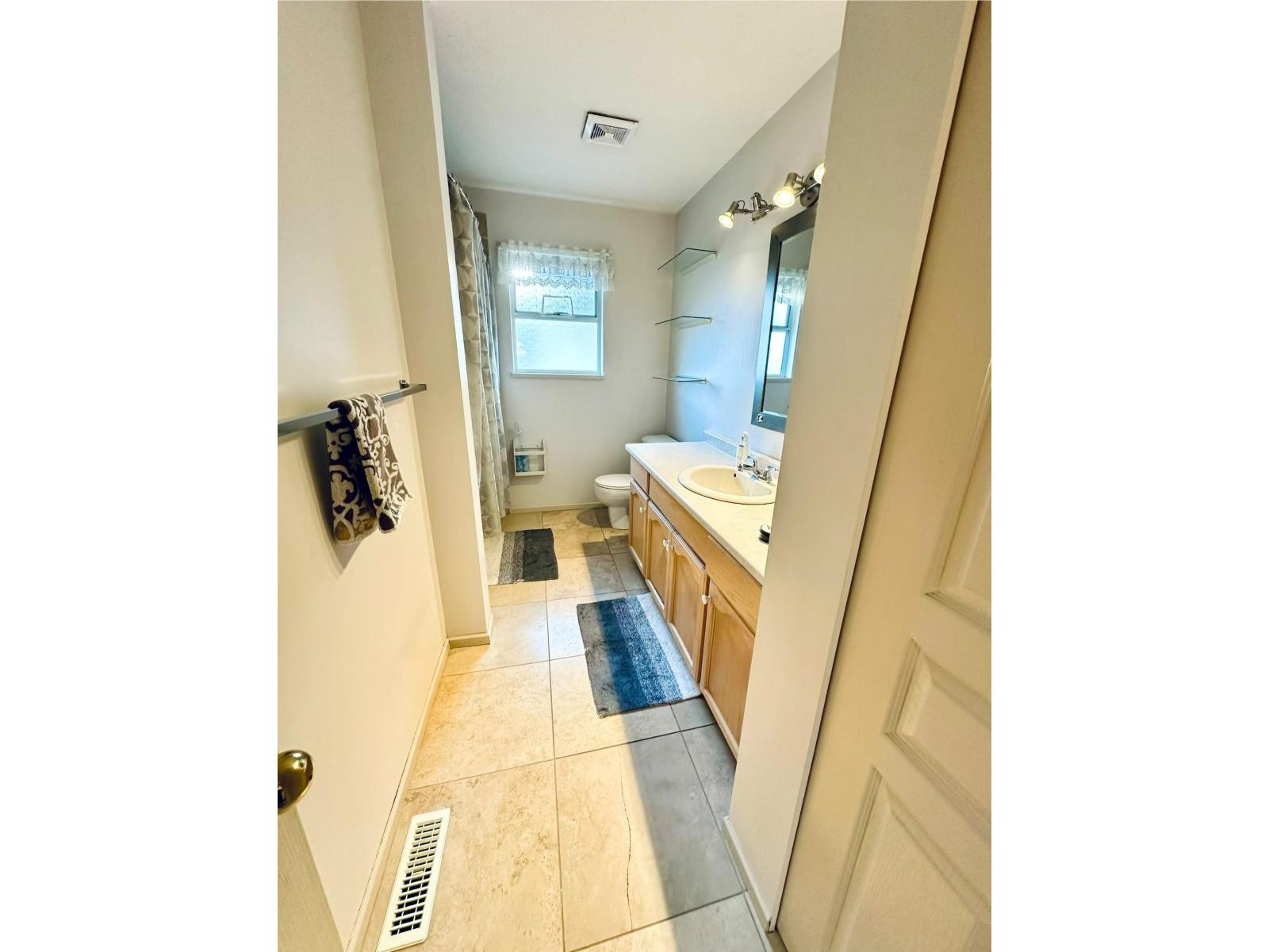 3 Bed, 3 Bath House for Rent in Langley – 21641 45 AVENUE, Langley – MLS# R3161900 - Image 9