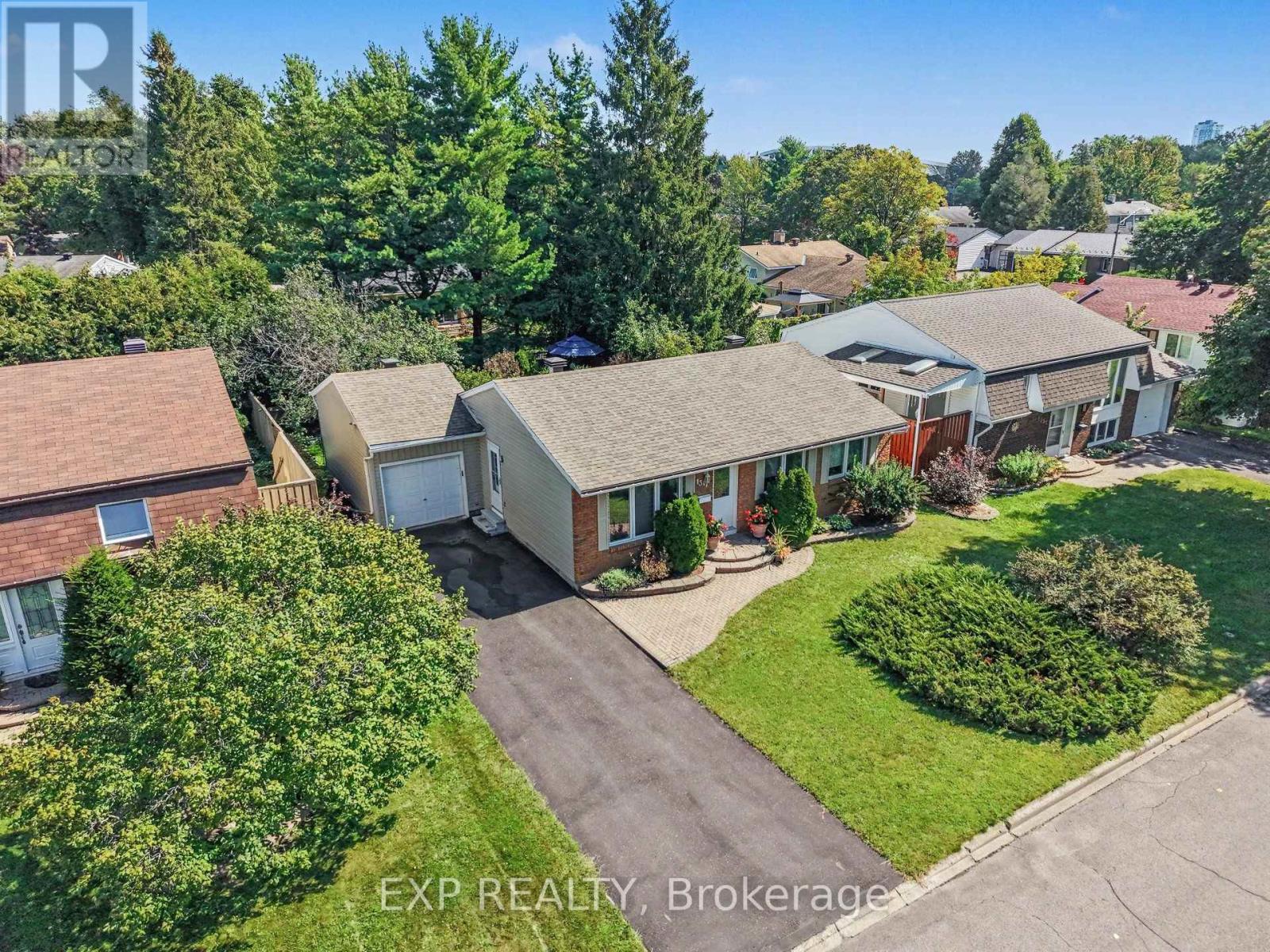 1347 METZ CRESCENT - 33