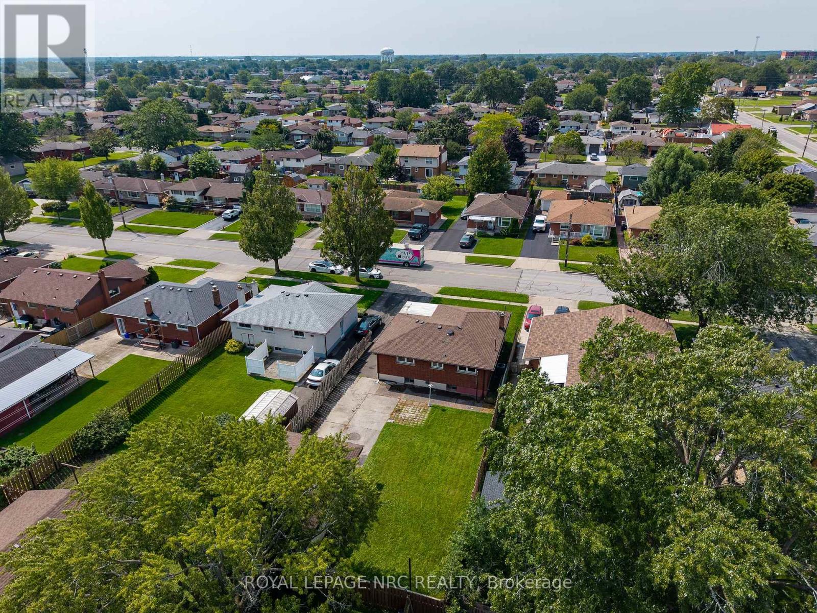 15 MEMORIAL PARK DRIVE - Image 37